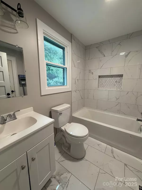 Hickory, NC 28602,515 26th ST SW