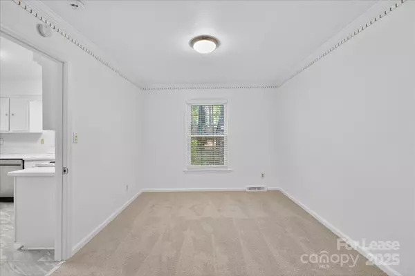 Charlotte, NC 28226,10917 Blue Heron DR