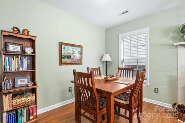 Hickory, NC 28601,1523 20th AVE NE