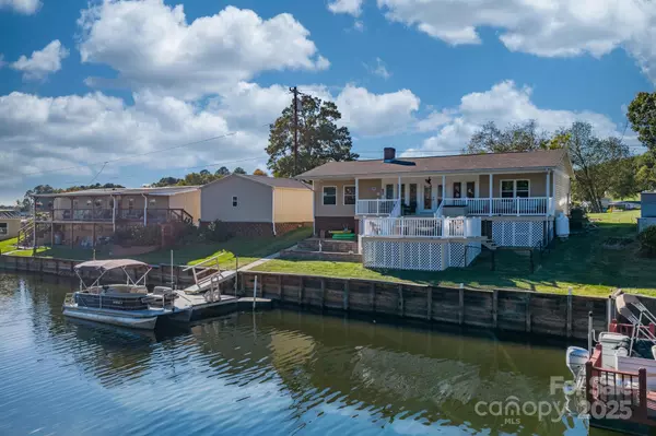 Taylorsville, NC 28681,349 Taylorsville Beach CT