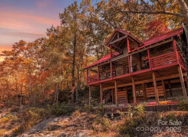 Burnsville, NC 28714,996 Halls Chapel RD