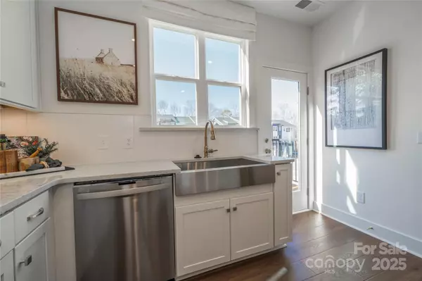 Charlotte, NC 28205,1442 Levy WAY