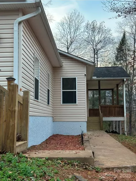 178 Levi RD, Columbus, NC 28722