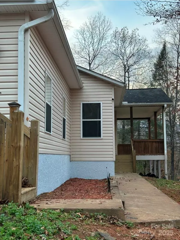 178 Levi RD, Columbus, NC 28722