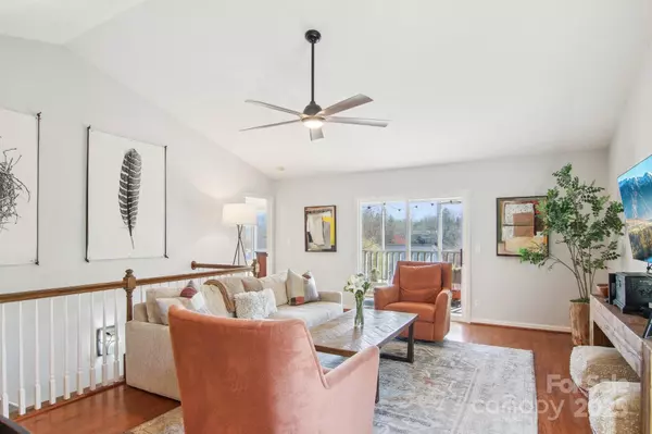 Hendersonville, NC 28739,80 Laurel Ridge PL