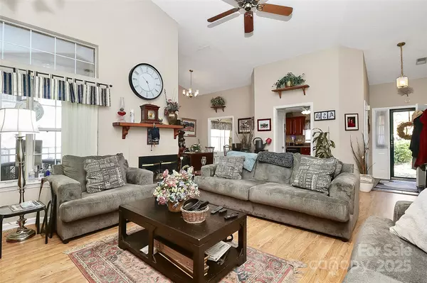 Concord, NC 28025,493 Debra CIR SW