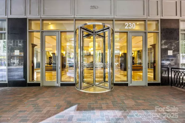 Charlotte, NC 28202,230 S Tryon ST #908