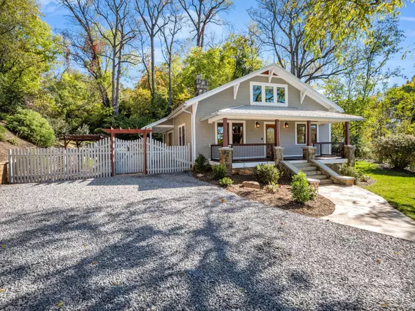 Asheville, NC 28805,26 Governors View RD