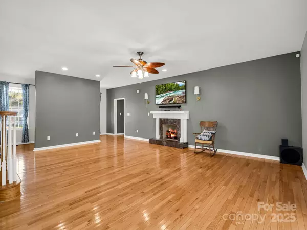 Shelby, NC 28152,243 Laren RD