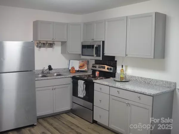 Troutman, NC 28166,138 DOWNING ST