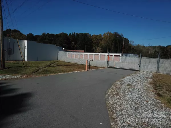 Salisbury, NC 28147,1812 Mooresville RD