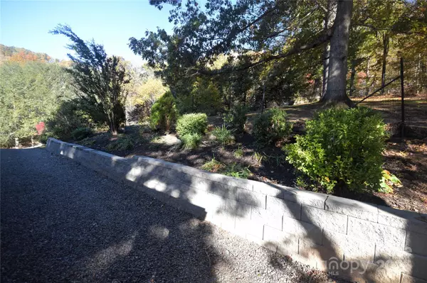 Waynesville, NC 28786,316 Messer RD