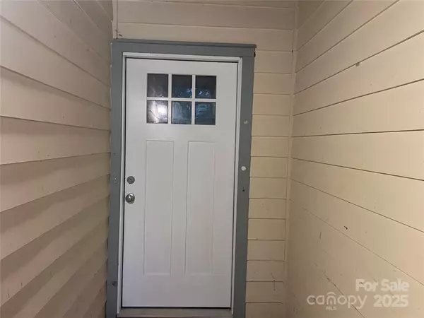 8123 Tremaine CT, Charlotte, NC 28227