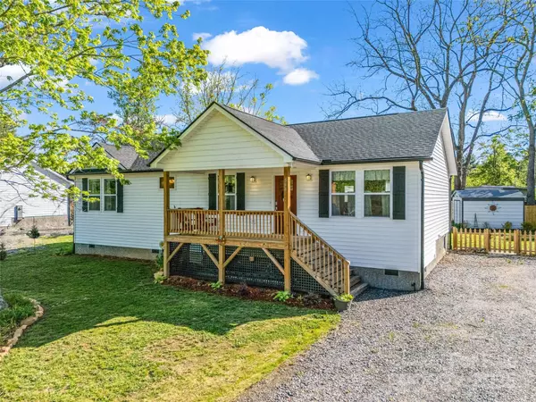 Black Mountain, NC 28711,566 Blue Ridge RD