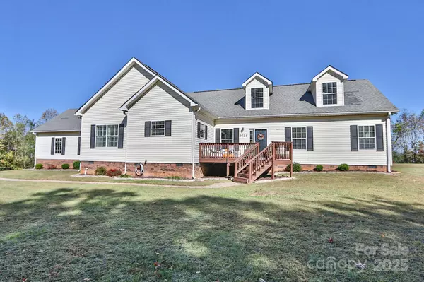 3734 Westwood RD, Hamptonville, NC 27020