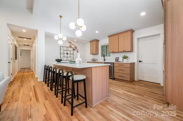 Charlotte, NC 28215,4042 Whipple PL