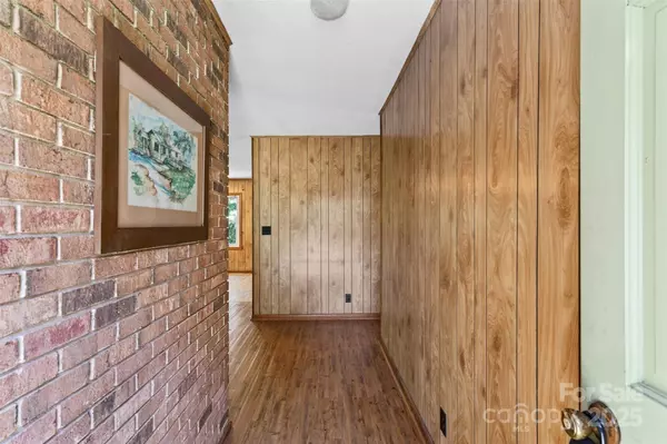 Columbus, NC 28722,395 Walker ST