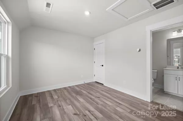 Charlotte, NC 28206,3007 Jolene CT