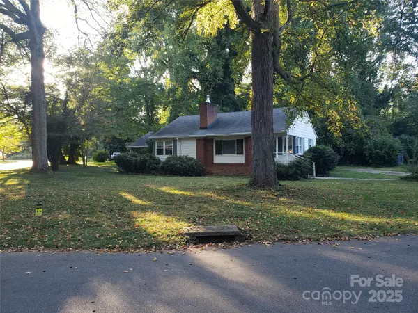 Charlotte, NC 28205,3937 Belcross DR