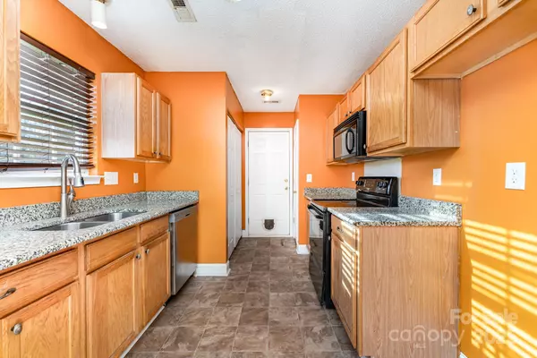 Charlotte, NC 28214,6313 Andrew Colten CT