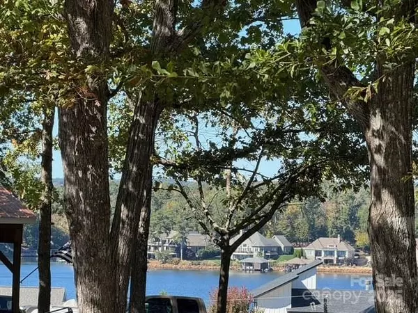 Mount Gilead, NC 27306,286 Lake Tillery TRL