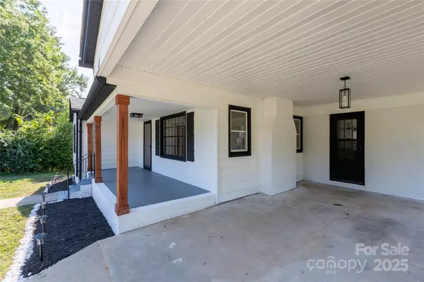 Charlotte, NC 28216,8000 Chapman ST