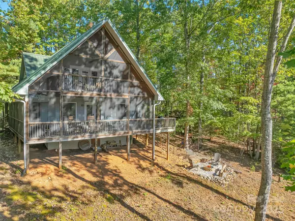 Saluda, NC 28773,387 Wesley LN