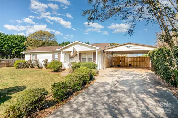 3640 Glacier RUN, Claremont, NC 28610