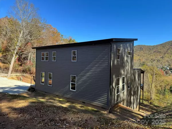 Canton, NC 28716,331 Silent Forest DR