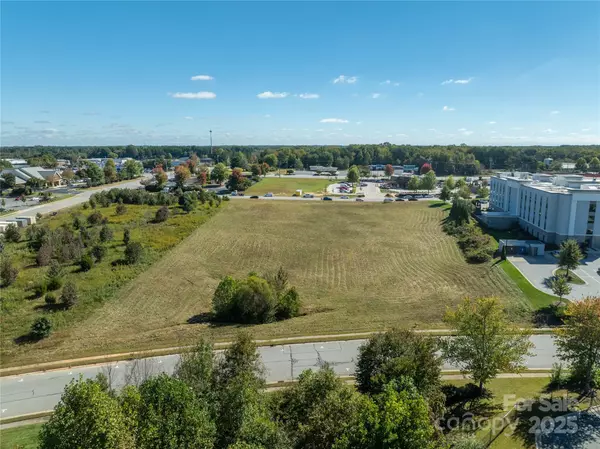 Kernersville, NC 27284,1480 Hampton Plaza DR