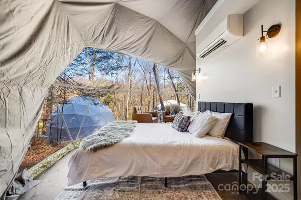 Rosman, NC 28772,186 Meece RD