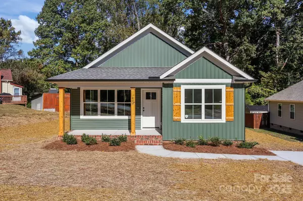 409 Oak CIR, Kannapolis, NC 28081