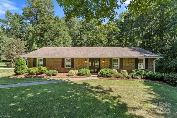 4967 Rex RD,  Winston Salem,  NC 27107