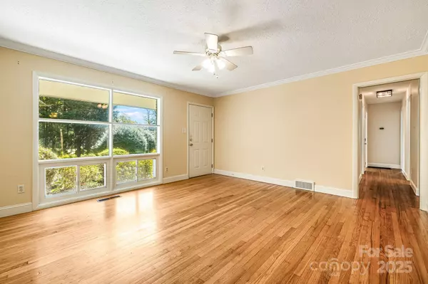 Asheville, NC 28804,26 Elkmont DR