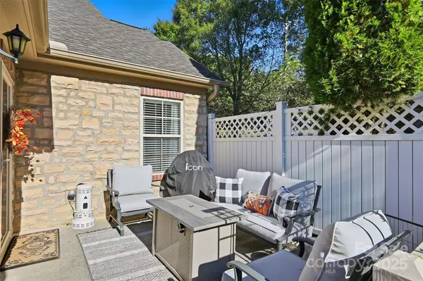 Hickory, NC 28601,817 Wynnshire DR #B