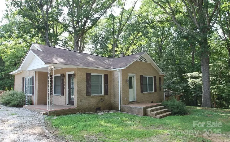 122 Charles Pettus RD, Lancaster, SC 29720