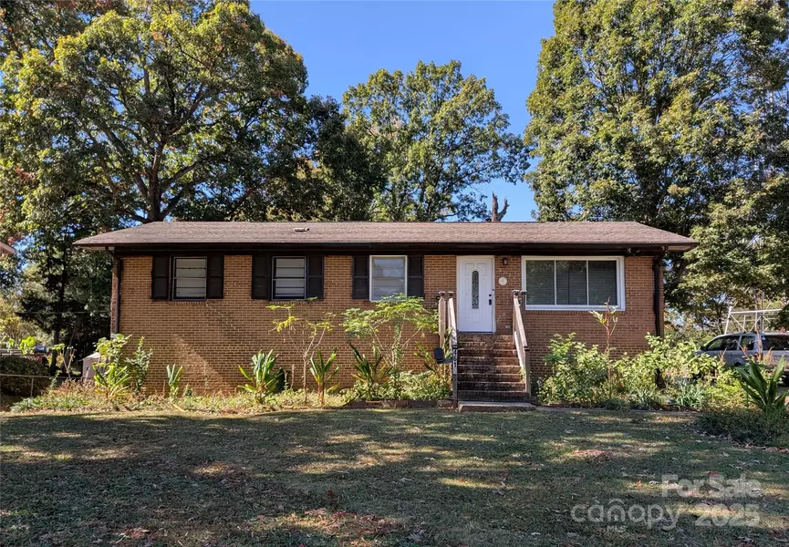 4618 Thornwood RD, Charlotte, NC 28213