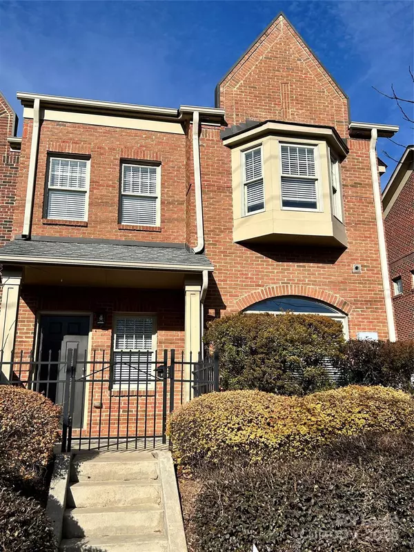 4670 Dabney Vigor DR, Charlotte, NC 28209