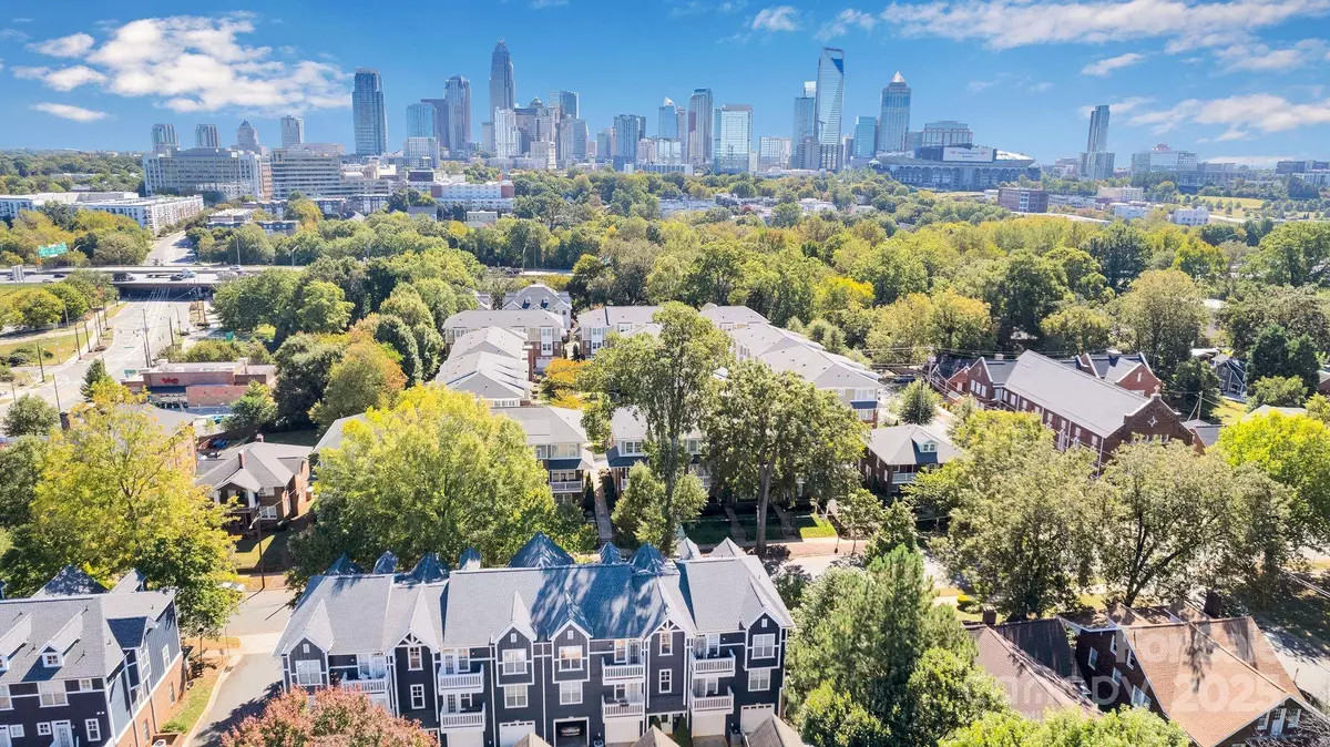 Charlotte, NC 28208,1525 Walnut View DR