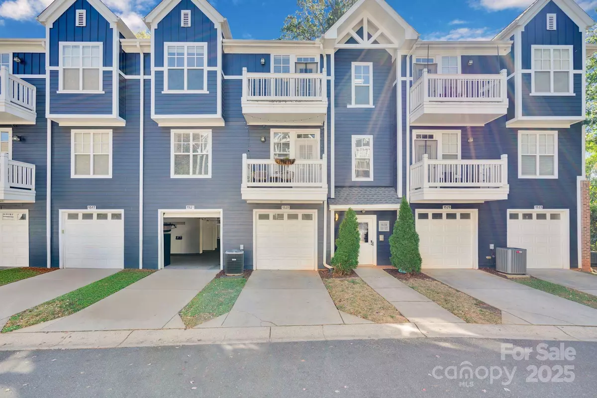 Charlotte, NC 28208,1525 Walnut View DR