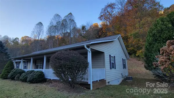 Burnsville, NC 28714,10 Blossom DR