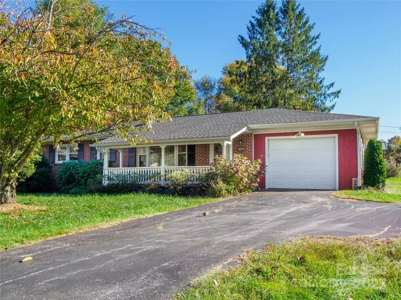 203 Oak Grove RD, East Flat Rock, NC 28726