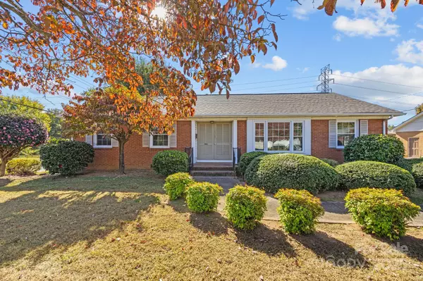 1643 Laurel LN, Gastonia, NC 28054