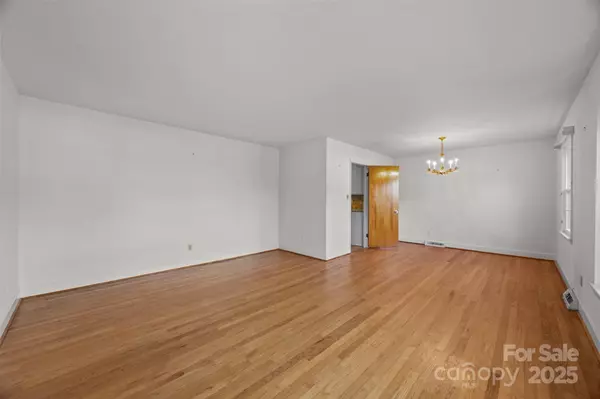 Gastonia, NC 28054,1643 Laurel LN