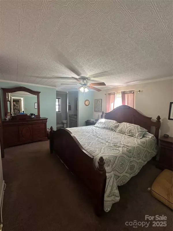 Dallas, NC 28034,4136 Puetts Chapel RD