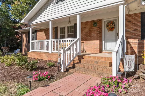 Oakboro, NC 28129,617 Lynn RD