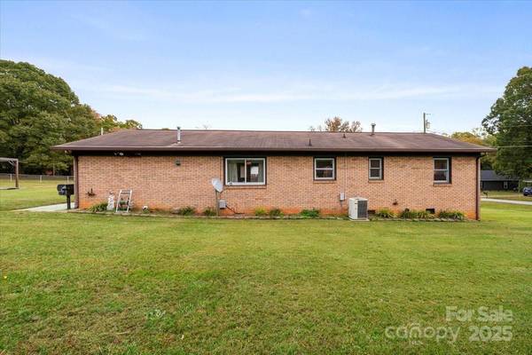Statesville, NC 28625,312 Hazelwood CIR