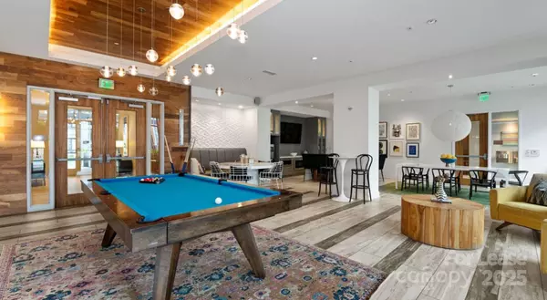 Charlotte, NC 28202,650 E Brooklyn Village AVE #S1