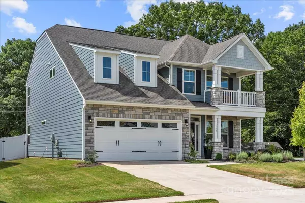 102 Cokesbury RD, Mooresville, NC 28115