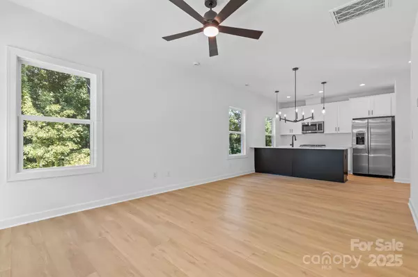 Charlotte, NC 28208,3940 Hager DR